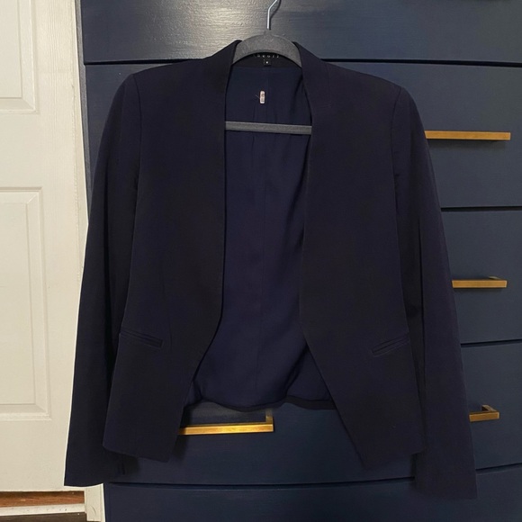 Theory Lindryia Blazer - Picture 2 of 4